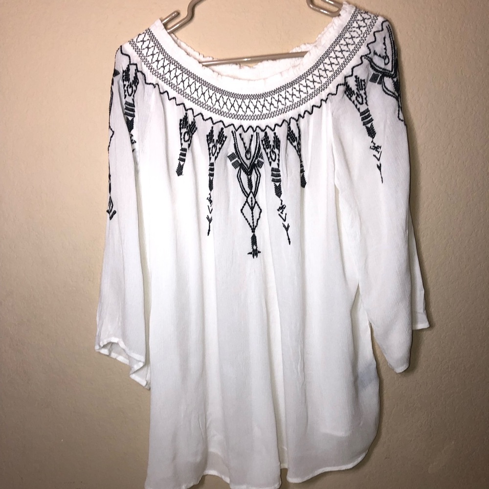 Terre Bleue White Embroidered Women's Top, Large, EUC, pet/smoke free home